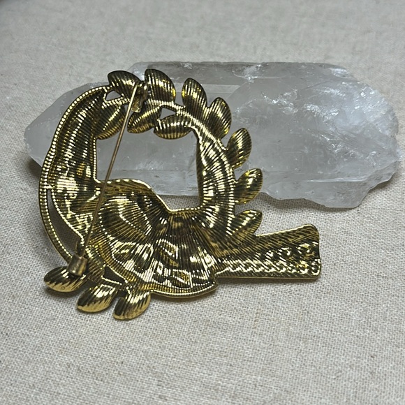 Pin Rainbow Toucan Bird Rhinestone Brooch Pin Tropical Parrot - Picture 5 of 6